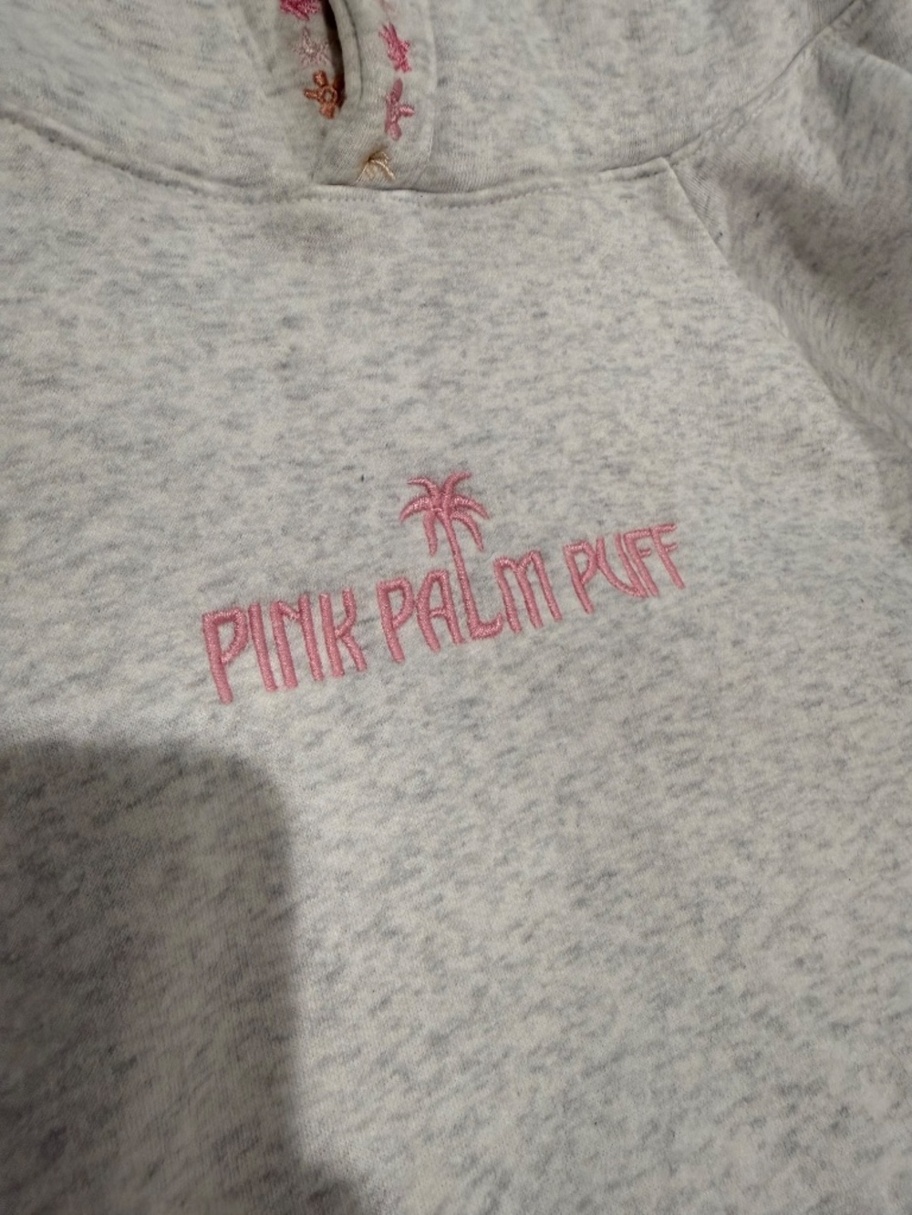 “Chase the Sun” Relaxed Hoodie in Heather Cloud Pink Palm Puff - Picture 4 of 5